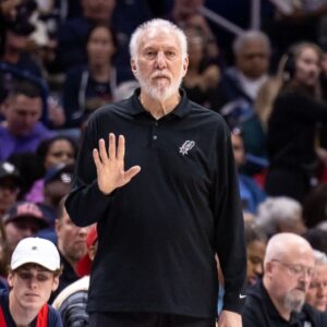 Credits: Dec 1, 2023; New Orleans, Louisiana, USA; San Antonio Spurs head coach Gregg Popovich calls a play during a New Orleans Pelicans free throw attempt by New Orleans Pelicans forward Zion Williamson (1) during the first half at the Smoothie King Center.