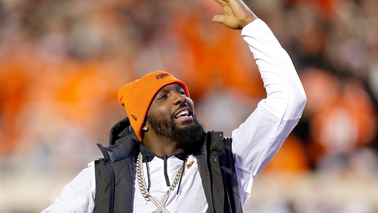 Dez Bryant Firmly Responds to X User Peeking Into the WR’s Pockets: “Quit Being So Weird and Jealous”