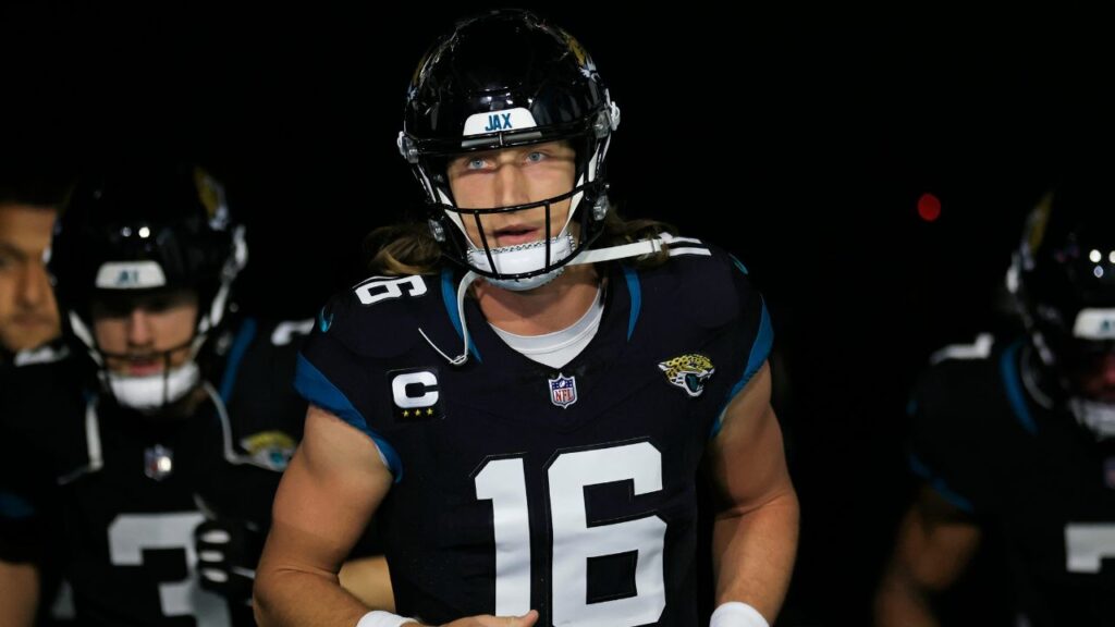 Trevor Lawrence Goes Out of His Way to Plan a Grand 'E-Z-GO' Christmas Surprise for His Mates