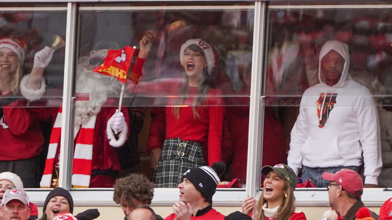 Who Dressed as Santa to Escort Taylor Swift at the Chiefs Christmas Game in Arrowhead?