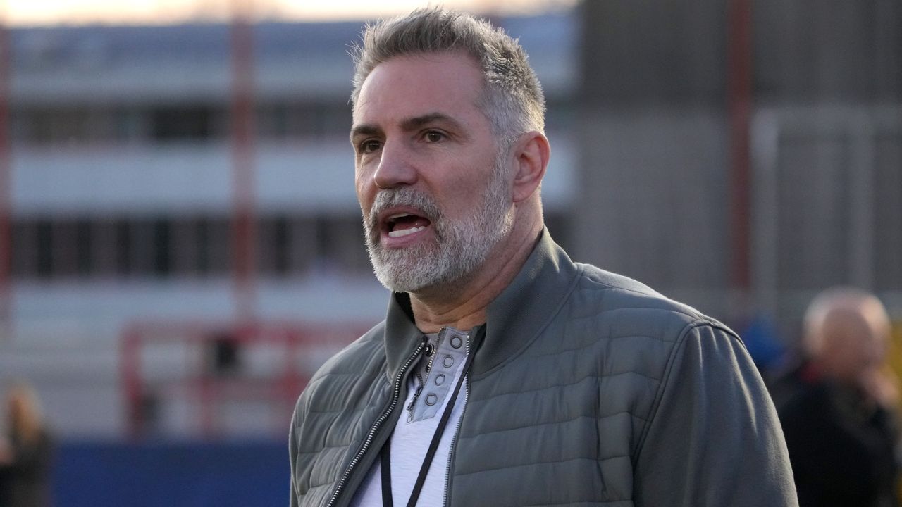 “We Have Guys Playing For 6 Years”: Kurt Warner Voices His Opinion On the “Crazy” College Football Era