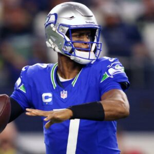 Fans Greatly Concerned About Geno Smith After Photo of His Bruised Arm Goes Viral: “Tore Up the Cowboys Defense With This Arm”