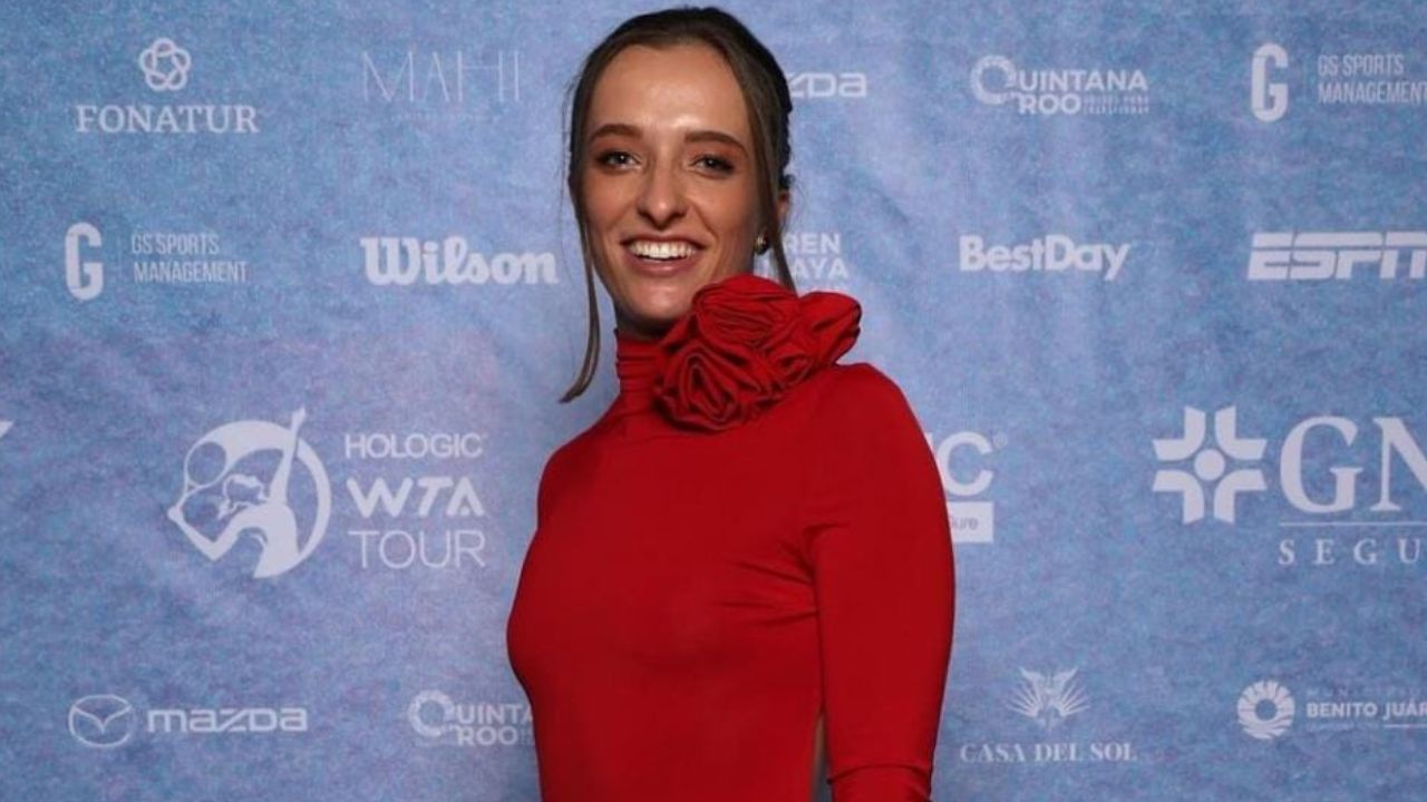 Iga Swiatek Puts WTA Finals Iconic Red Dress Up for Auction Along With Autograph With Latest Bids at a Modest $2500