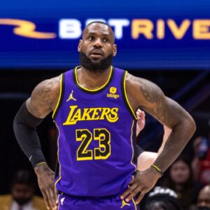 "LeBron James Went From Mad To Completely Bewildered": Darvin Ham's Lackluster Plays For The Lakers Led To NBA Twitter Fan LBJ's 'Unamused' Reaction