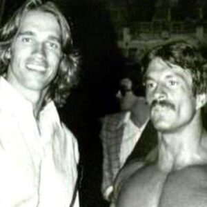 Arnold Schwarzenegger vs. Mike Mentzer: Training Methods Comparison of the Legendary Bodybuilders