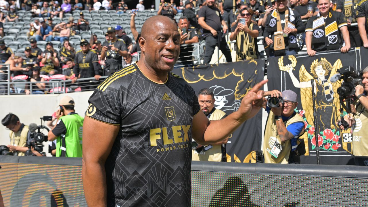 "We're Going to Give You a Whooping": While Coaching Lakers, Magic Johnson Destroyed Young Players With a Team of 'Old Guys'