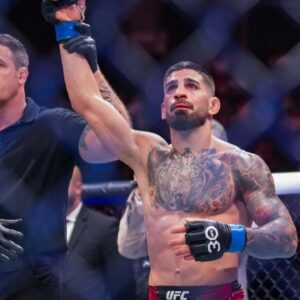 Ilia Topuria Spars Ex-UFC Champion 25-Lbs Heavier Than Him, Fans Left Impressed