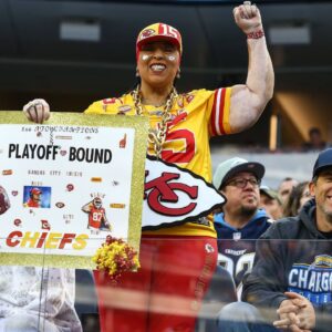 Kansas City Chiefs Give Fans a Special Permission To Brave the Cold During Dolphins Matchup