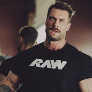 “It’s a Lifestyle”: Chris Bumstead Unveils Behind-the-Scenes of Being a Bodybuilder Dad