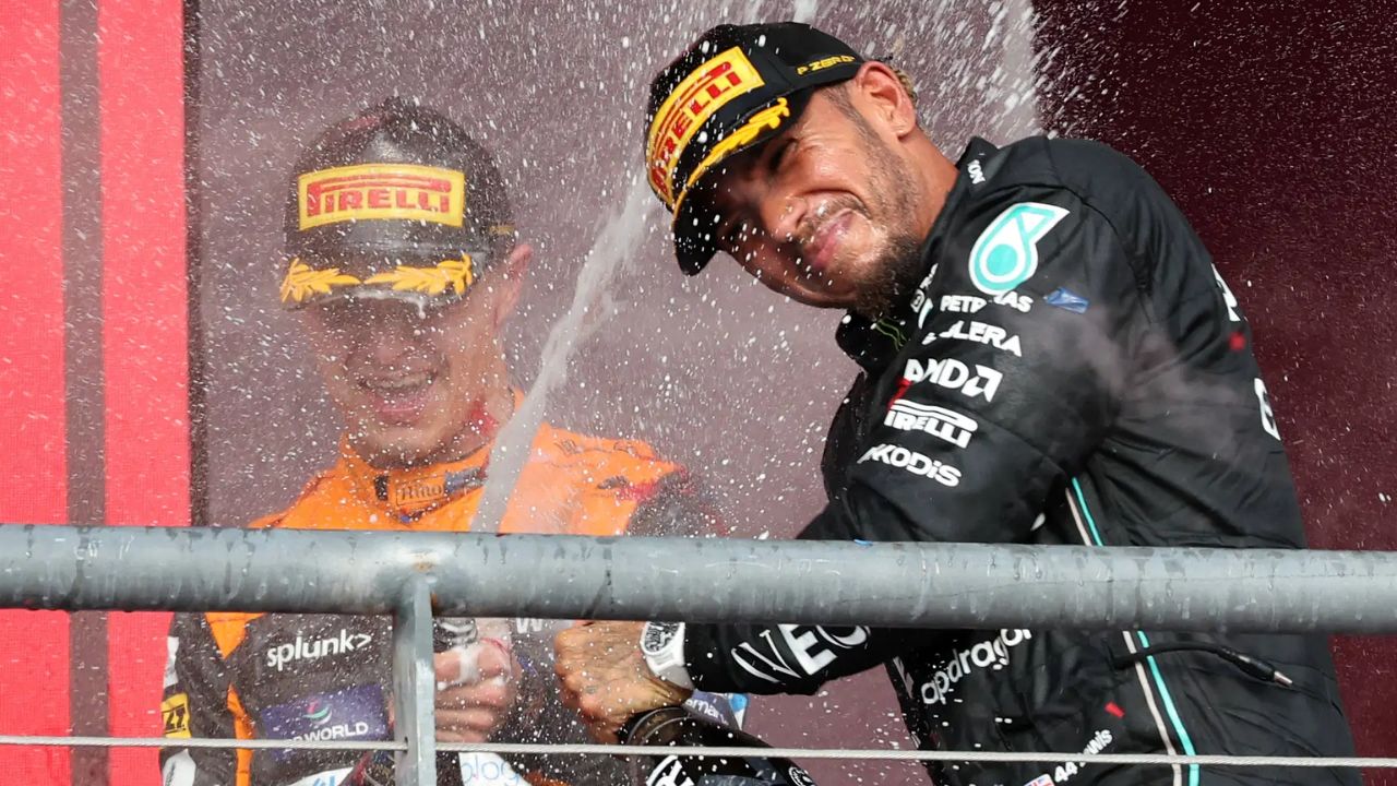 “He’s the Best”: Lewis Hamilton Once Left Lando Norris Blushing With a Heartwarming Gesture in the Middle of a Race