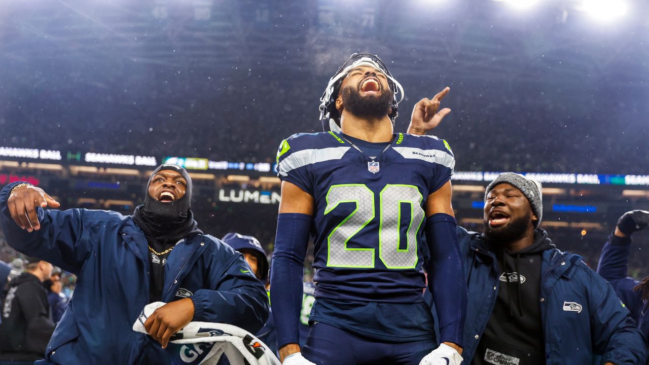 Seahawks' Pro Bowler Responds to Cigar Celebration Uproar After Season Finale