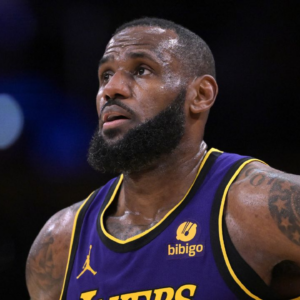 Having Ensured 2 Percent Equity, LeBron James Gifted Liverpool Players Special Edition Beats Headphones in 2011: "Watch a Match at Anfield"