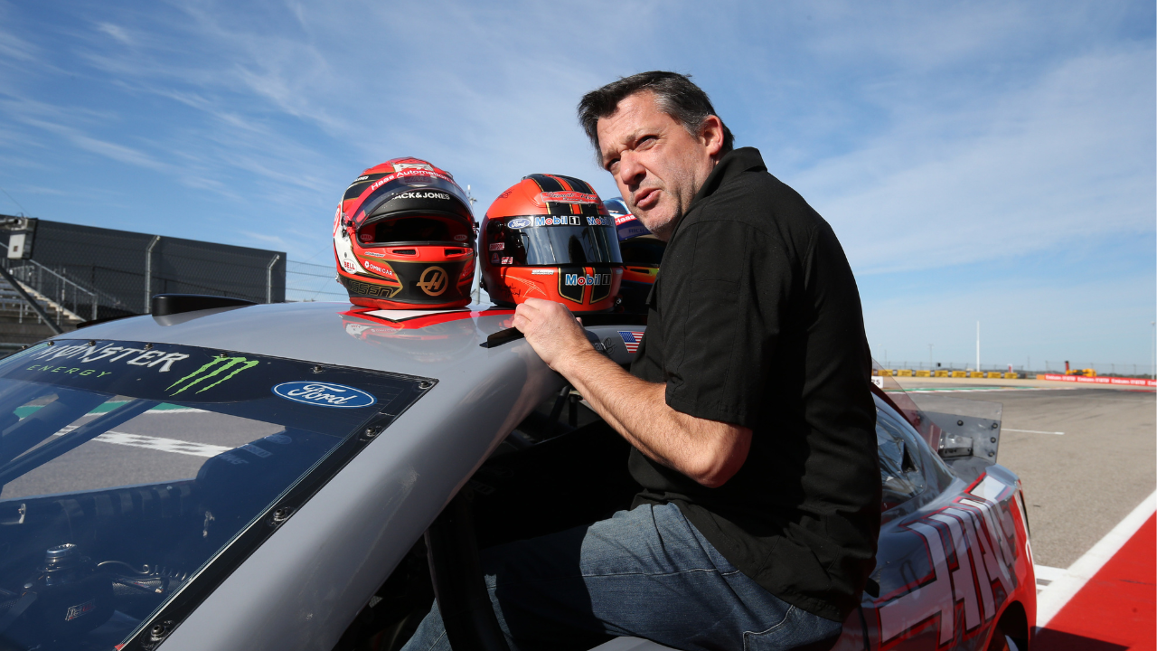Tony Stewart’s Thumping Message Echoes Through Stewart Haas Racing: “Working Hard to Get Better”