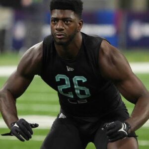 6 Years After Getting Florida LB Jeremiah Moon's Cleats, Young Fan Grows Up to Become a US Marine and Fly Over Hero's Game