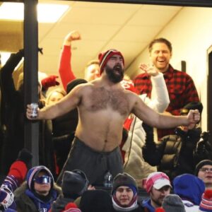 Luckiest 8-Year-Old Taylor Swift Fan's Mom Reveals How Jason Kelce Made the Chiefs vs Bills Game Unforgettable for Them; "She Was Crying…"