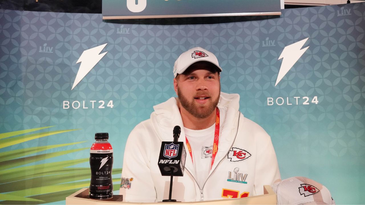 Kansas City Veteran OT Tries Super Hard to Reign it in After LA Chargers Social Media Team Put This Out