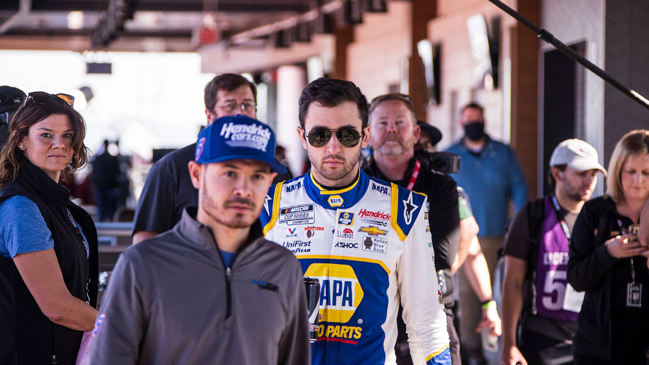 Will Kyle Larson Battle Chase Elliott Differently With NASCAR Regular Season Championship on the Line?
