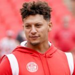 Patrick Mahomes Behind-the-Back Pass Brings Back Video of Dan Marino’s Mammoth Arm