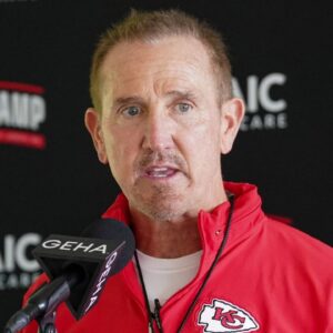 Only Coordinator With 4 Rings but Zero HC Interviews, Steve Spagnuolo Gets Asked the Ultimate Question: Does He Want the Head Coach Job?