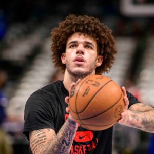 “I Blame LaVar Ball”: Lonzo Ball’s Latest Injury Update Has NBA Twitter Blaming Bulls Star’s Father