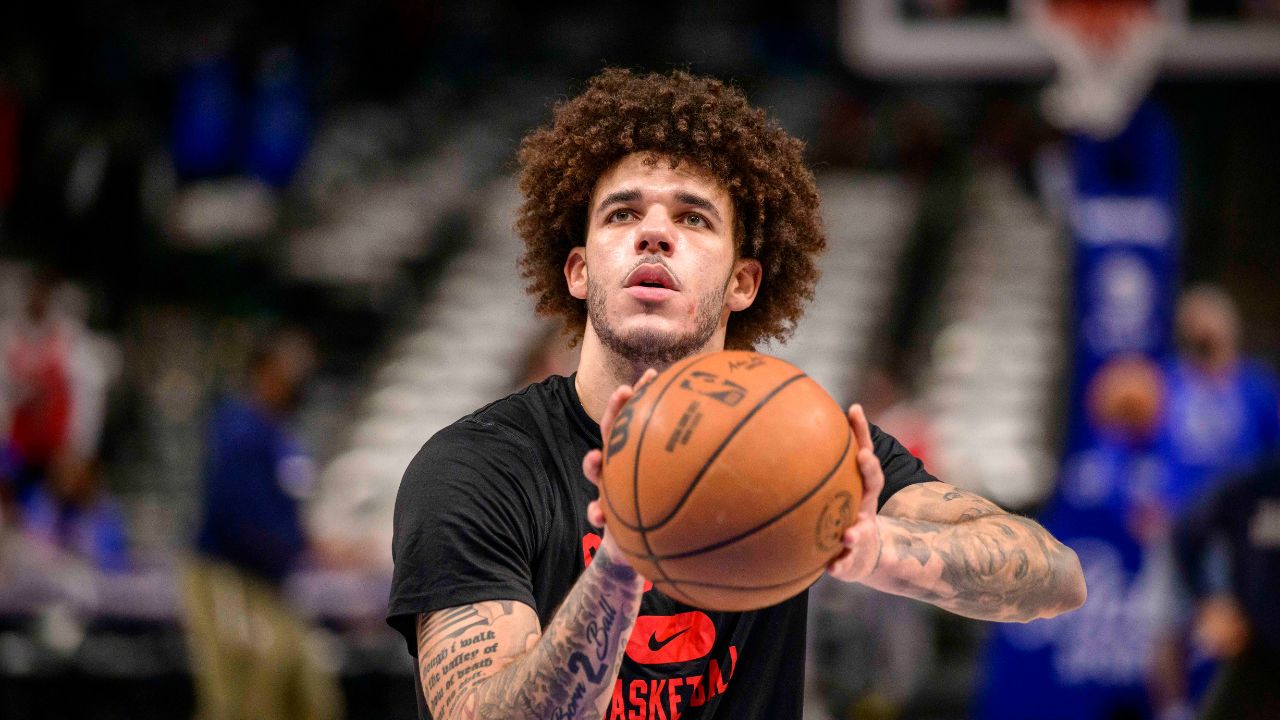 “I Blame LaVar Ball”: Lonzo Ball’s Latest Injury Update Has NBA Twitter Blaming Bulls Star’s Father
