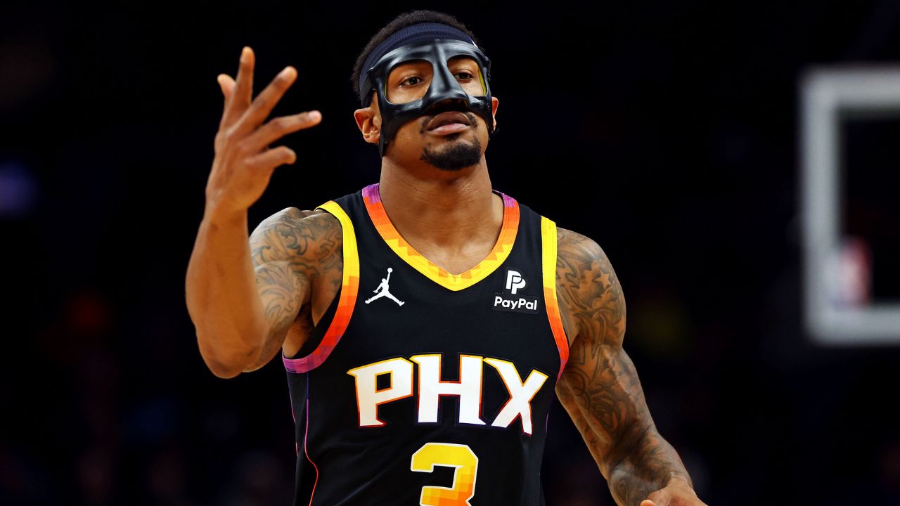 Bradley Beal Injury Update: Suns HC Frank Vogel Delivers Update After Star Exit Game Against Kings