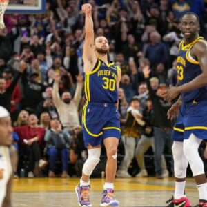 “Sorry Stephen Curry, You’re Falling Off”: Draymond Green Hilariously Calls Out Warriors Star, Claims Father Time Is Here