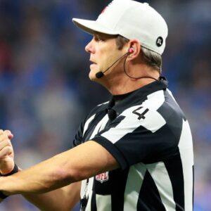 NFL Rules: Referee Hand Signals and What They Mean?