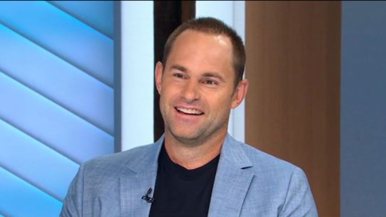 Andy Roddick Has Hilarious Super Bowl Request for Joe Biden After Seeing Usher on Rollerskates