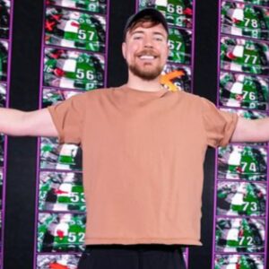 MrBeast advices aspiring content creators to make smart decisions and not ruin their lives by quitting jobs and dropping out of education before becoming established creators.