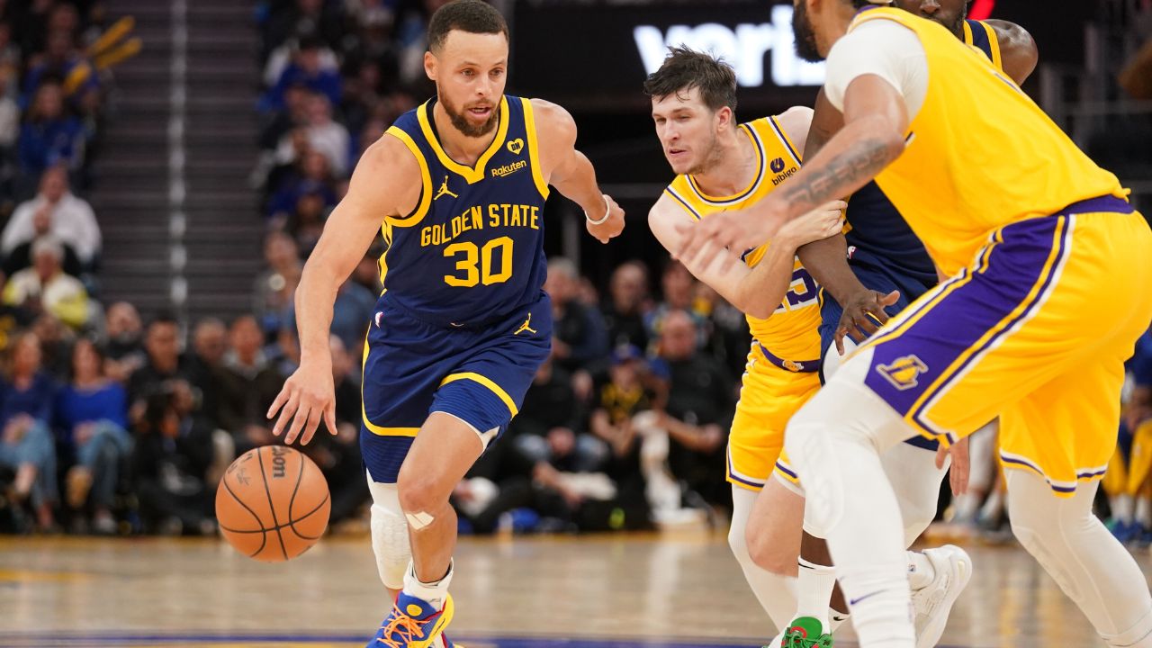 Recovering From 8th Career Ankle Injury, Stephen Curry’s Status for Lakers Clash Pleases Warriors Fans
