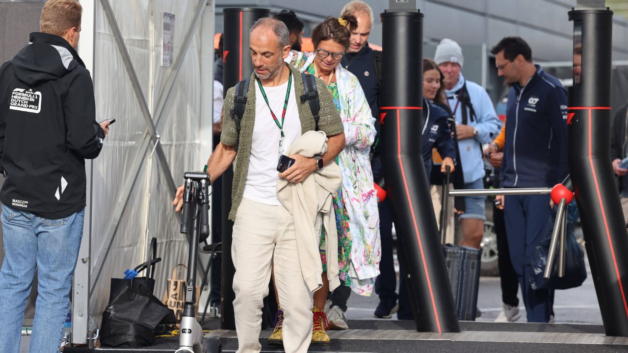 Lando Norris’ Father’s Startup Seems to Make a Collab With McLaren as He Was Seen With Custom Made Scooters in Melbourne