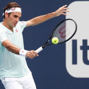 How Roger Federer Won Insane Point Playing All One-Handed Backhand Shots And Ended it with a 'Behind the Back Shot': WATCH