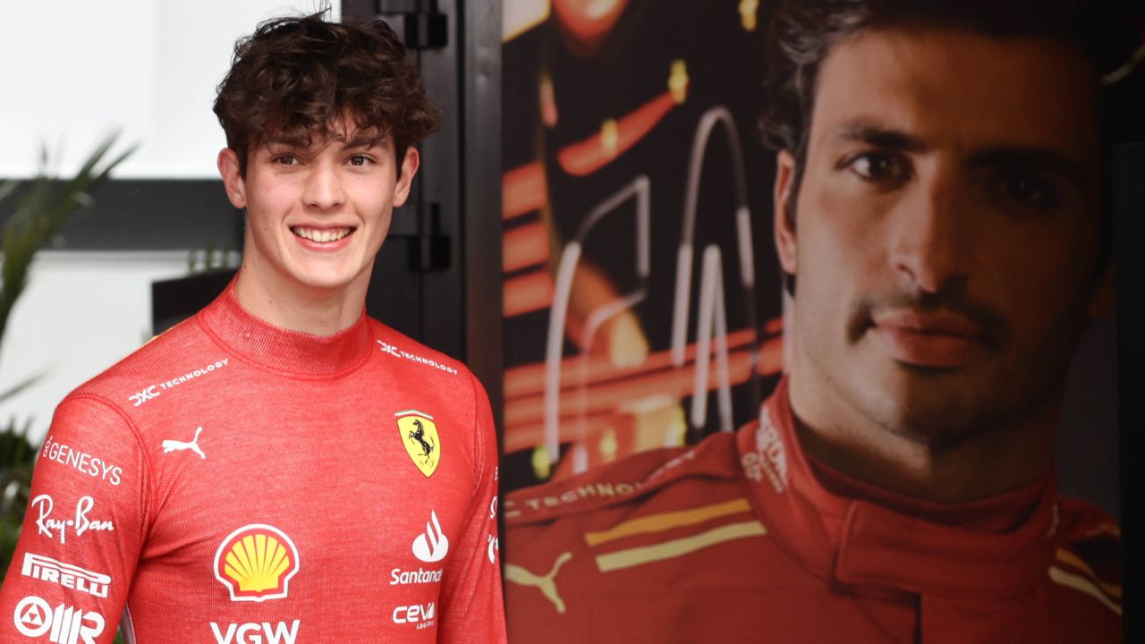 Oliver Bearman Wants to Give Carlos Sainz His Car Back for Australian GP - “I Shouldn’t Be in His Car”