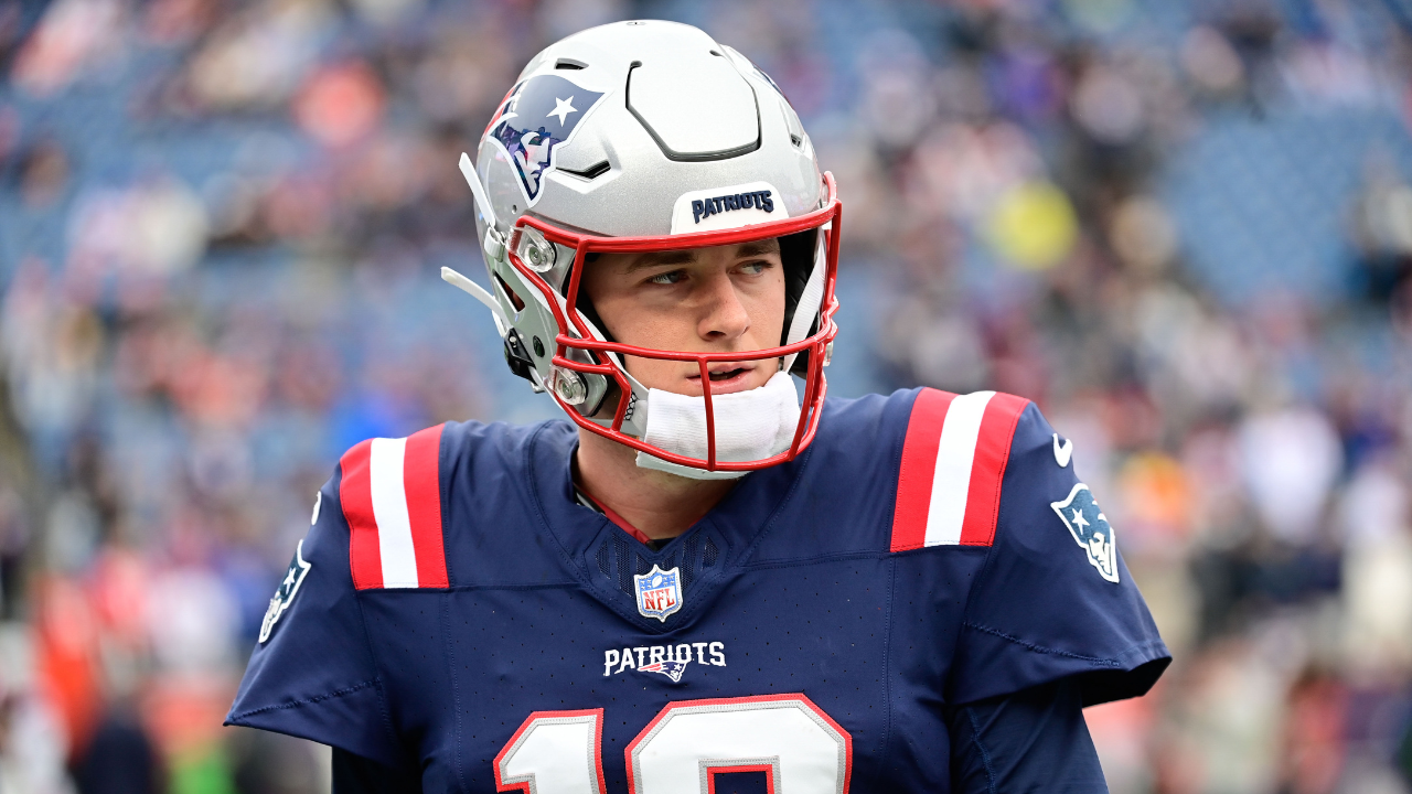 Jacksonville Native Mac Jones Cracks "Staying With His Parents" Joke After Joining the Jaguars