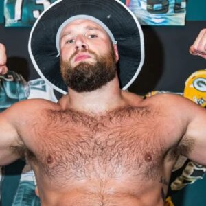 NFL Fans Left in Disbelief After Watching Eagles Star Lane Johnson Work Out With 705 Lbs Weights
