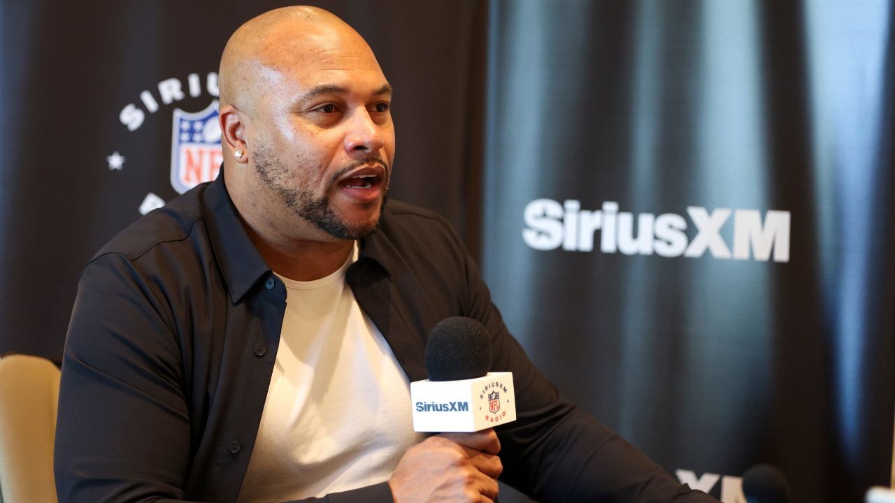 Las Vegas Raiders QB Update by New HC Antonio Pierce Hints at Open Minded Plans for 2024