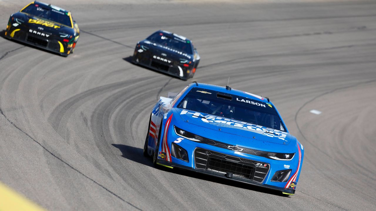 How Late-Race Cautions Will Affect Drivers' Strategy at the Las Vegas Playoff Race