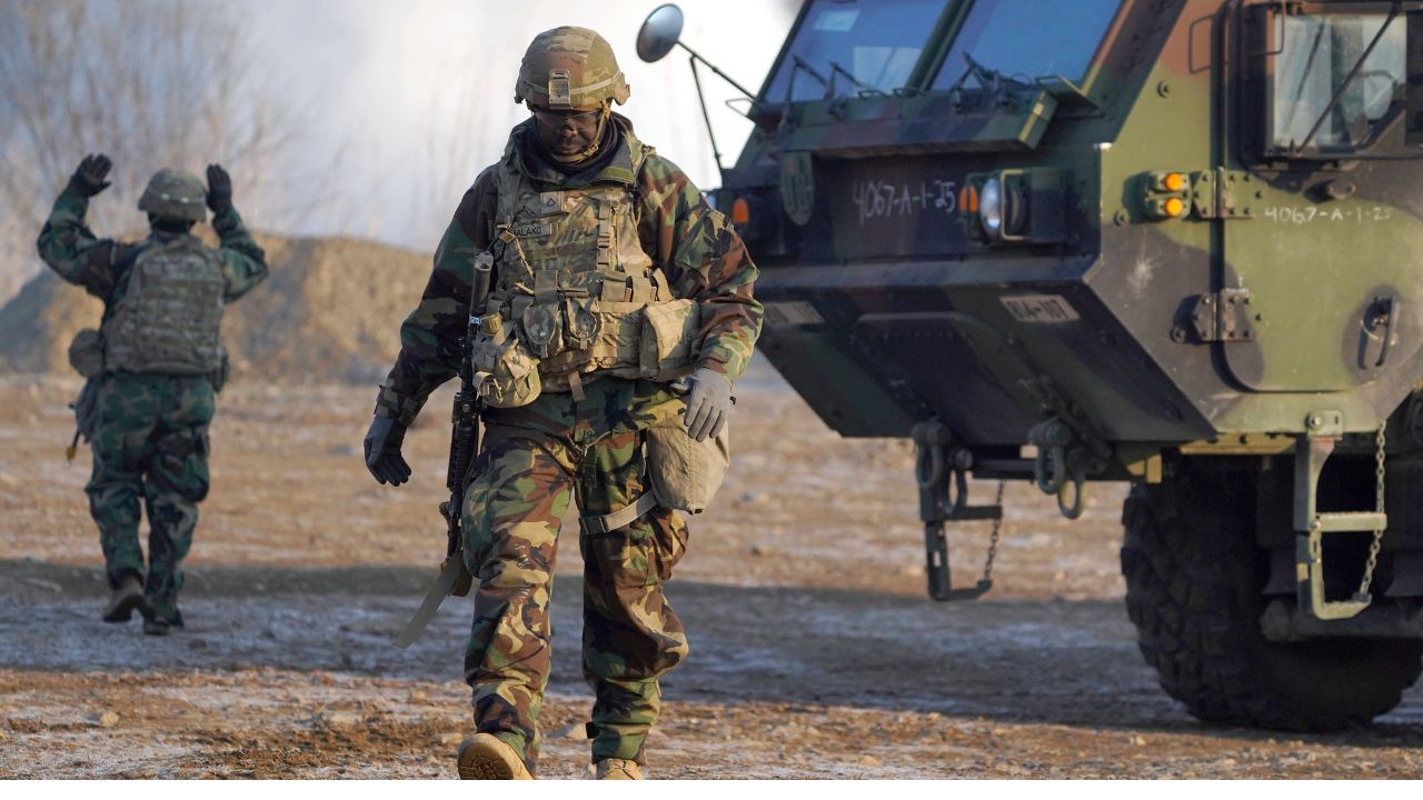 “Not for the Money”: UFC Star Reveals Plans to Join SWAT Post Retirement to Combat Crime in America