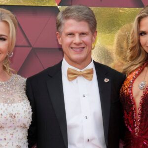 Chiefs Threaten to Leave Kansas City if Owner Clark Hunt's $500 Million Demand From the Taxpayers Is Not Fulfilled