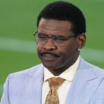 “Oh Sh*t, Now I’m Stuck Down Here”: Michael Irvin Explains Why He Sat in a Weird Position on the Miami Sidelines