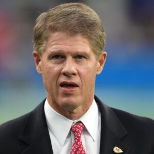 As Chiefs Lose Stadium Renovation Vote to Kansas City, Names Like St. Louis, Austin, Oakland Pop Up From the Fans