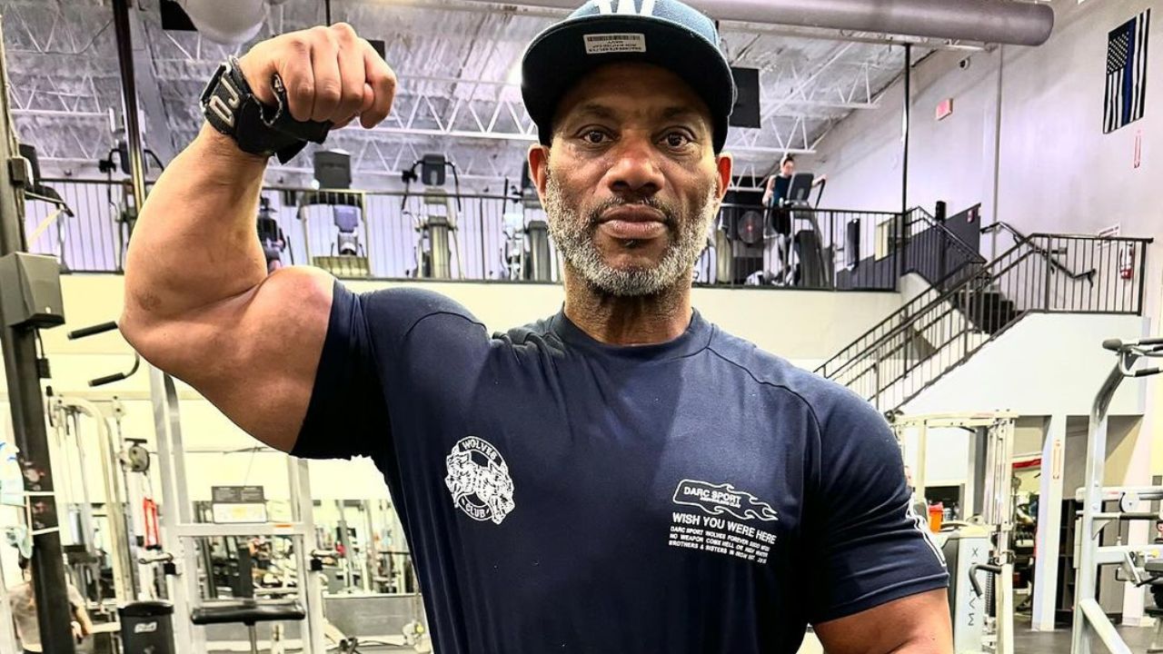 “Life Moves Fast”: Dexter Jackson Reminisces About ‘Good Old Days’ Impressing Bodybuilding World With His Versatility