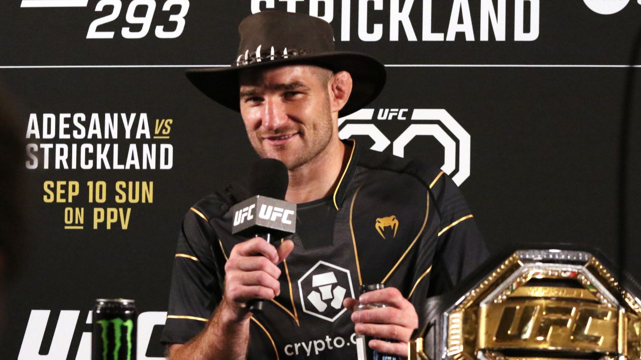 “I See in LA All Time”: UFC Middleweight Roasts Sean Strickland After Old Long Hair Pic Resurfaces