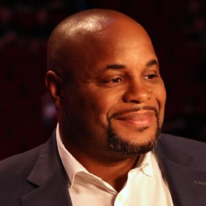 Daniel Cormier Reveals His Frustration with Fighters Who Quickly Turn to Social Media for Support After a Loss