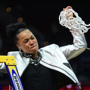 NFL Legend Desires For USC HC Dawn Staley to Become First Woman Coach By Working with 3rd Worst NBA Team