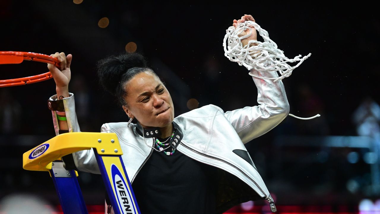 NFL Legend Desires For USC HC Dawn Staley to Become First Woman Coach By Working with 3rd Worst NBA Team