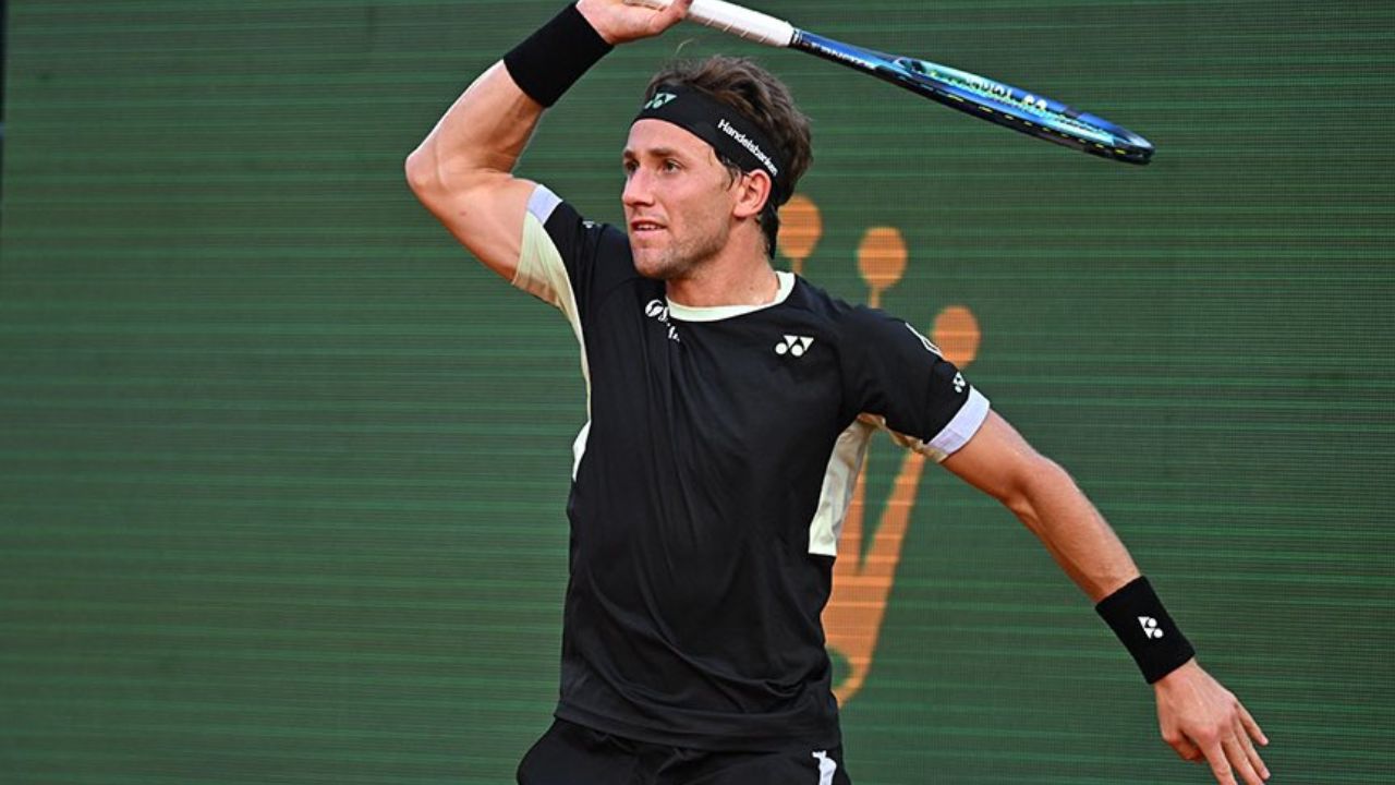 Casper Ruud Trolls Emma Raducanu After Paying Tribute to Andy Murray With Epic Point