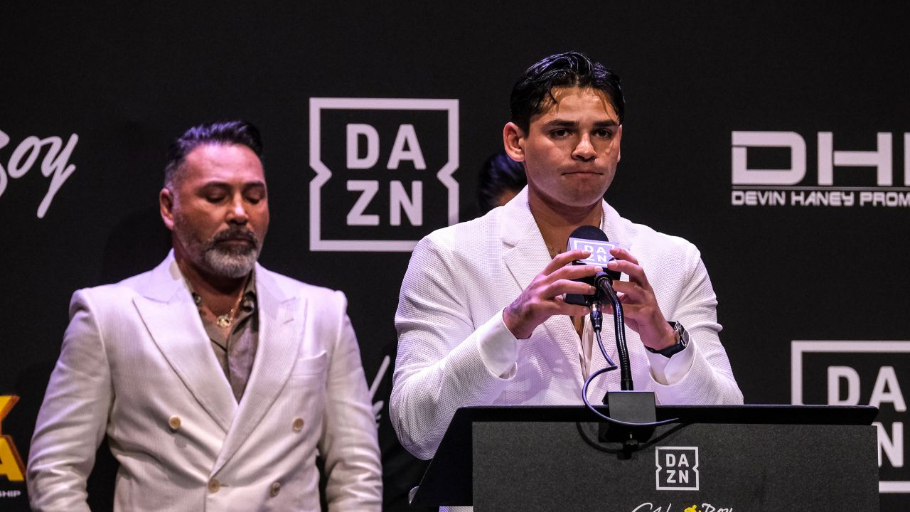 Ryan Garcia Fumes After Getting Kicked Out of New York Mets Baseball Game Alongside Oscar De La Hoya
