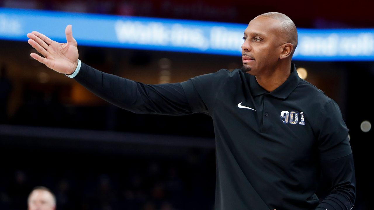 Phoenix Suns' Former $70 Million Asset Points Out the Trouble NIL Deals Bring to the Table